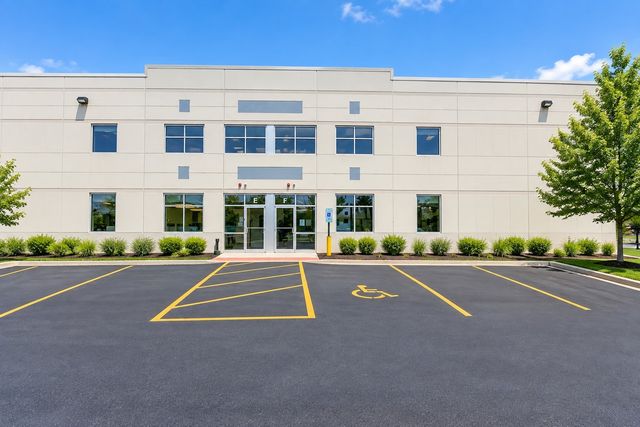 475 Quadrangle Drive F, Bolingbrook, IL 60440