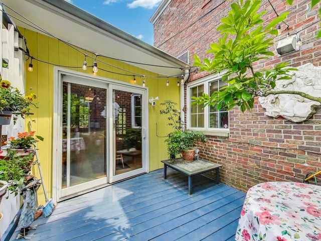 3550 W Ardmore Avenue, Chicago, IL 60659