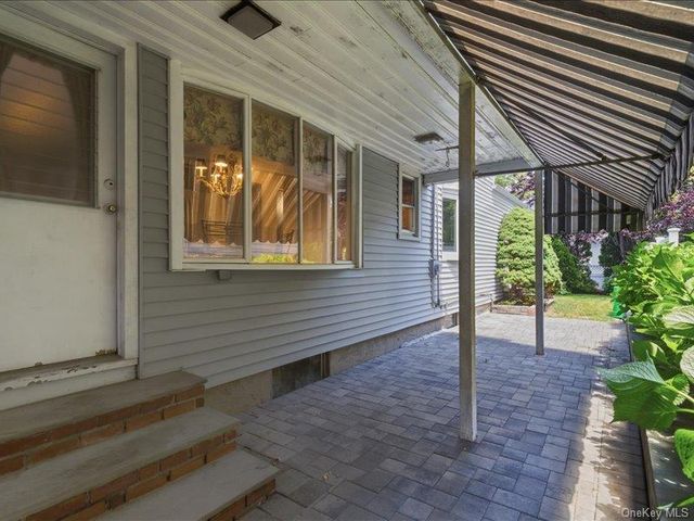 100 Bayberry Avenue, Garden City, NY 11530