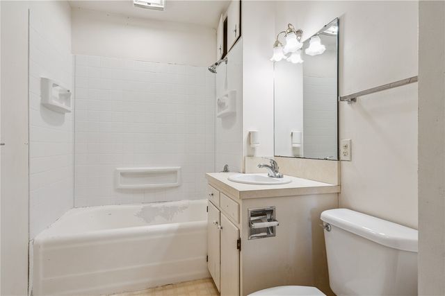 322 W College Blvd, Mt Vernon, IA 52314