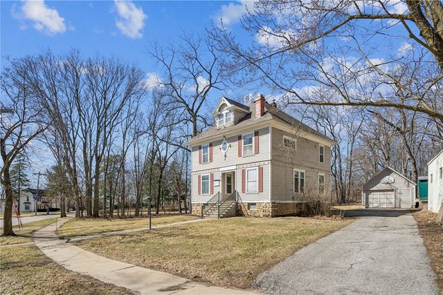 322 W College Blvd, Mt Vernon, IA 52314