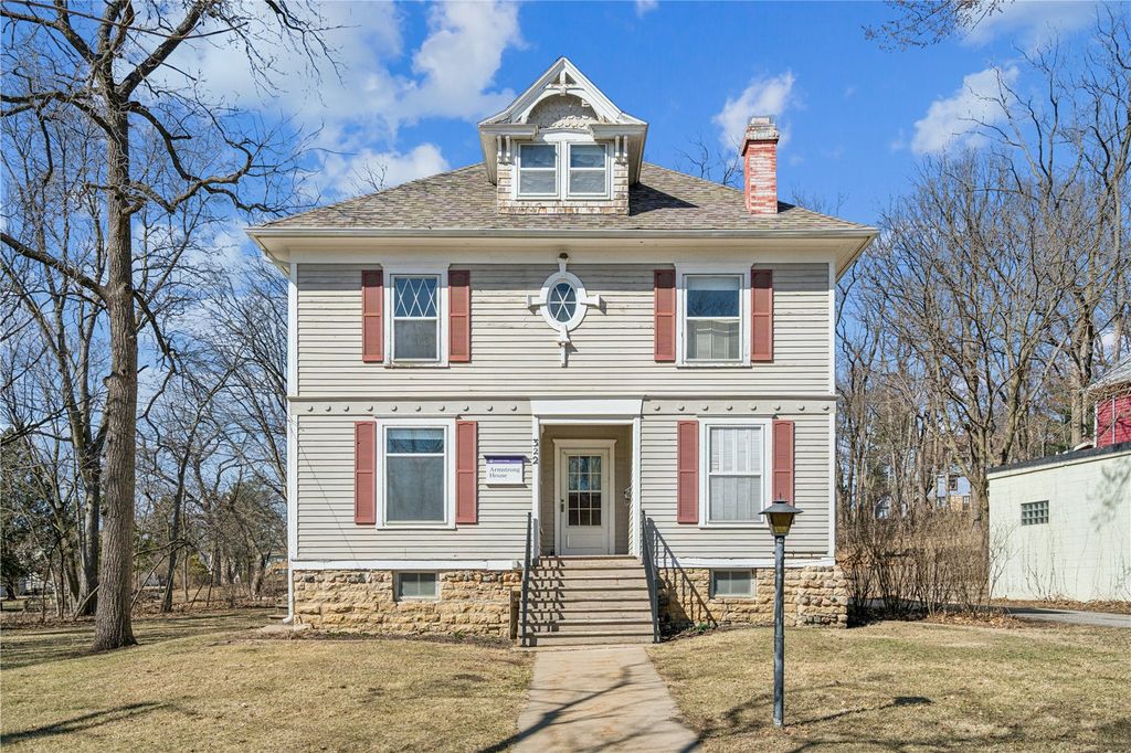 322 W College Blvd, Mt Vernon, IA 52314