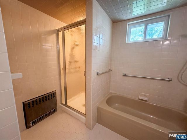 616 River Road, Teaneck, NJ 07666
