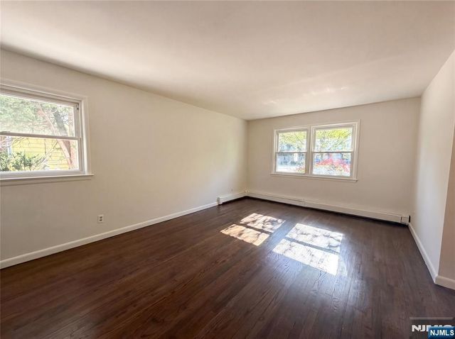 616 River Road, Teaneck, NJ 07666