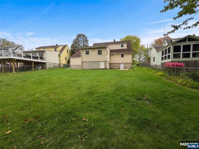 616 River Road, Teaneck, NJ 07666
