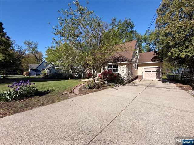 616 River Road, Teaneck, NJ 07666