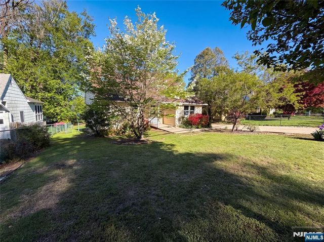 616 River Road, Teaneck, NJ 07666