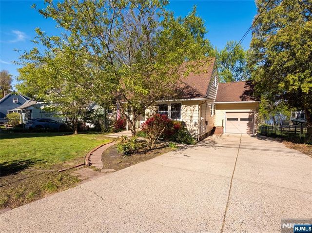 616 River Road, Teaneck, NJ 07666