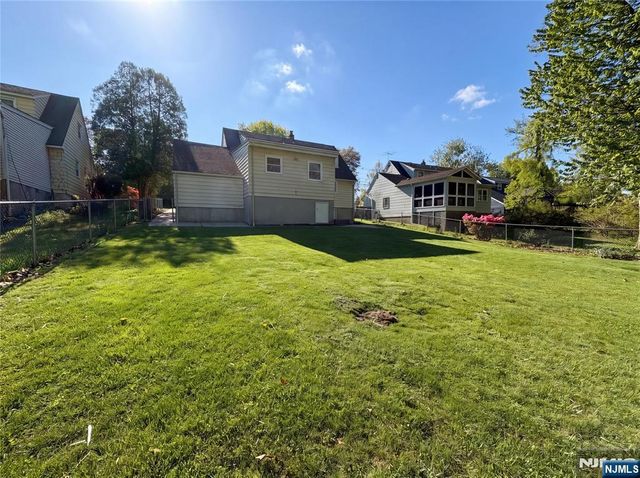 616 River Road, Teaneck, NJ 07666