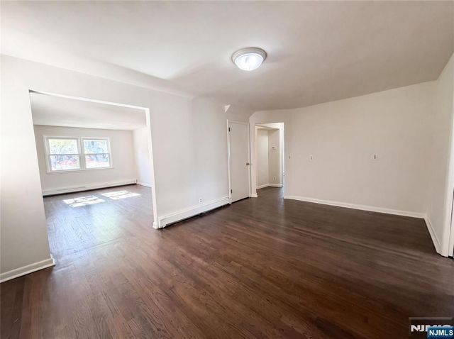 616 River Road, Teaneck, NJ 07666