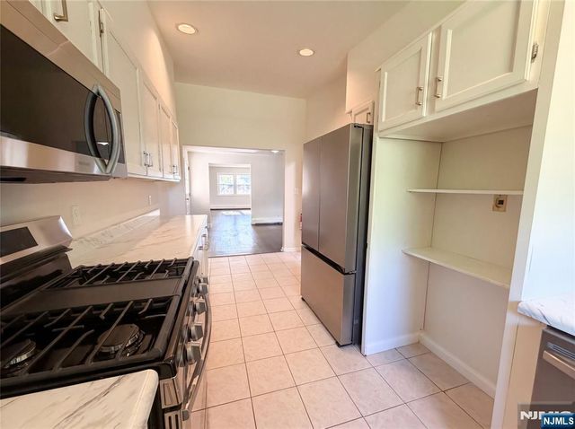 616 River Road, Teaneck, NJ 07666