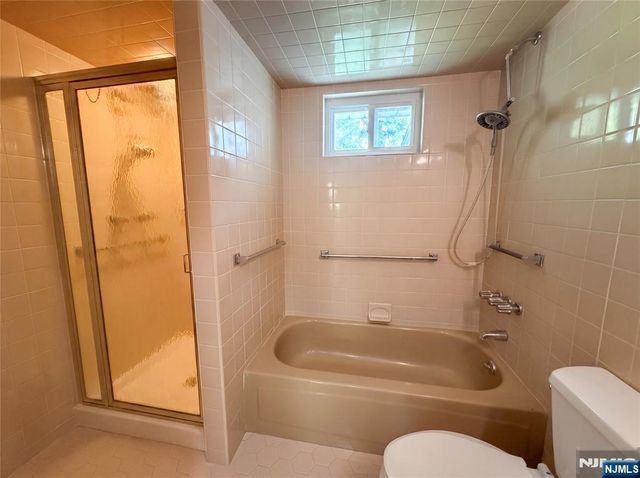 616 River Road, Teaneck, NJ 07666