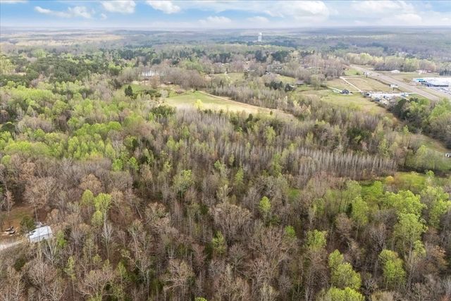 1759 McKelvy Rd, Camden, TN 38320