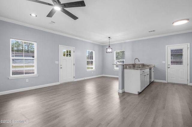 909 E 3rd Street, Darien, GA 31305