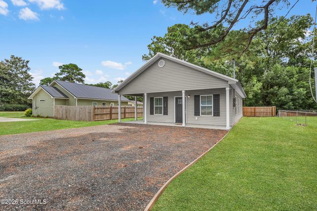 909 E 3rd Street, Darien, GA 31305