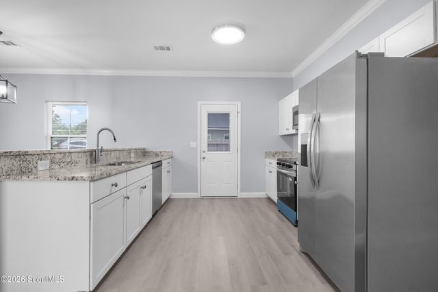 909 E 3rd Street, Darien, GA 31305