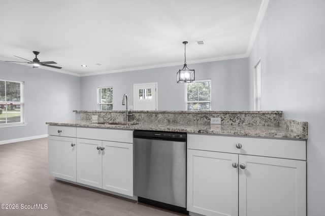 909 E 3rd Street, Darien, GA 31305