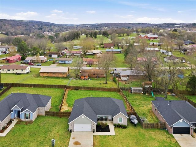 164 Parson Street, Huntsville, AR 72740