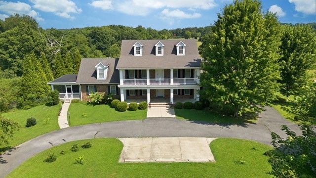 444 Old Pond Lane, Dickson, TN 37055