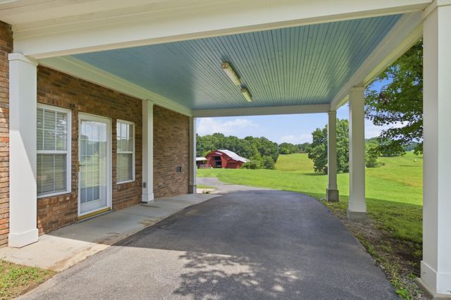 444 Old Pond Lane, Dickson, TN 37055