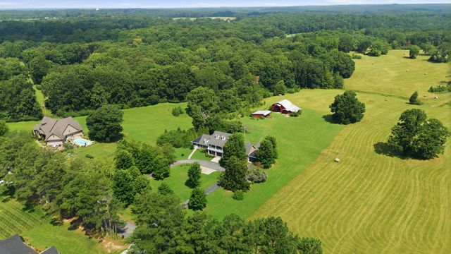 444 Old Pond Lane, Dickson, TN 37055