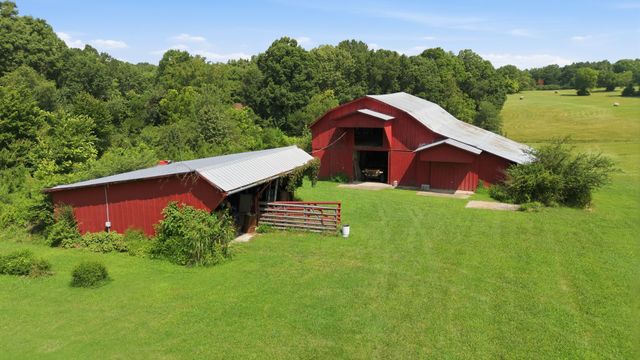 444 Old Pond Lane, Dickson, TN 37055