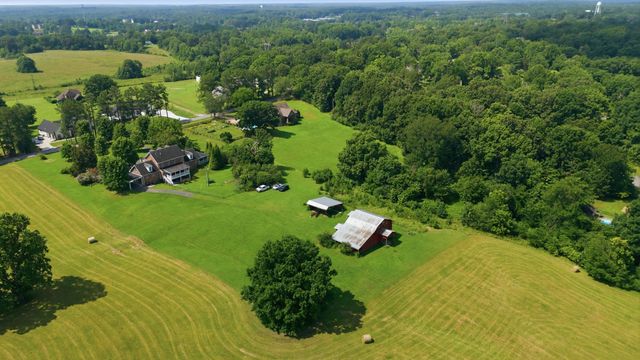 444 Old Pond Lane, Dickson, TN 37055