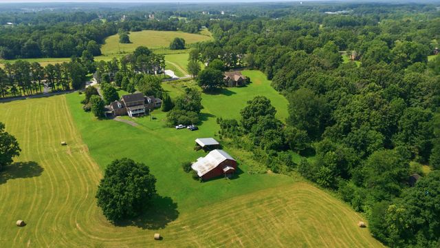 444 Old Pond Lane, Dickson, TN 37055
