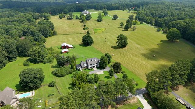 444 Old Pond Lane, Dickson, TN 37055