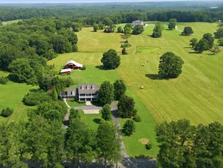 444 Old Pond Lane, Dickson, TN 37055