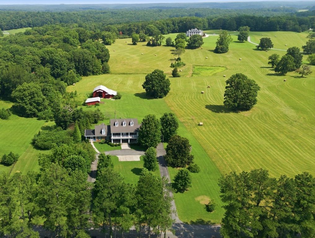 444 Old Pond Lane, Dickson, TN 37055