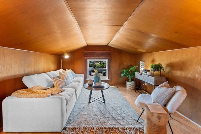 4540 Volatire St, San Diego, CA 92107