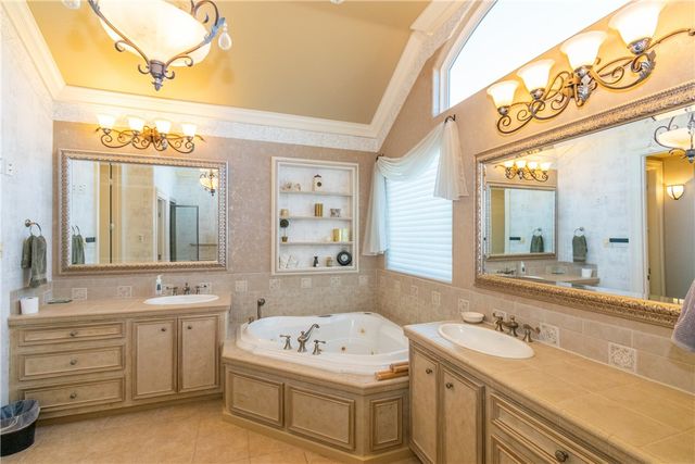 1921 Caroline Ave, Alice, TX 78332