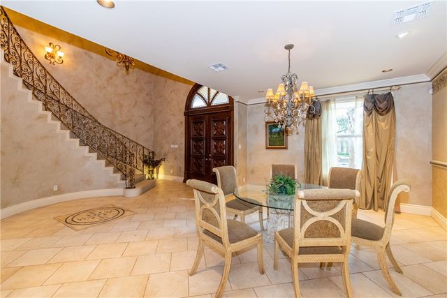 1921 Caroline Ave, Alice, TX 78332