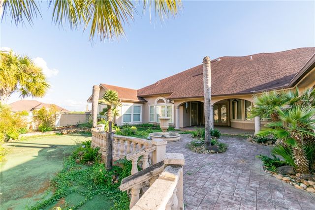 1921 Caroline Ave, Alice, TX 78332