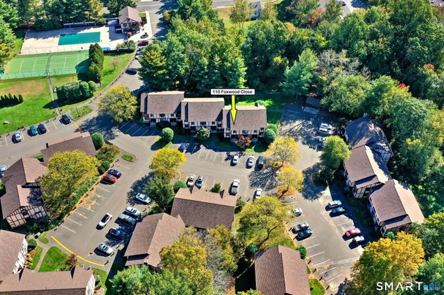110 Foxwood Close 110, Milford, CT 06461