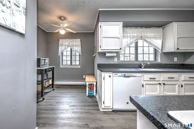 110 Foxwood Close 110, Milford, CT 06461