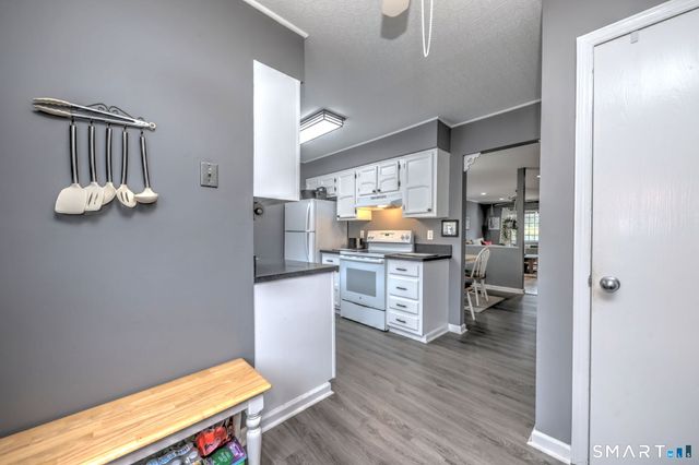 110 Foxwood Close 110, Milford, CT 06461