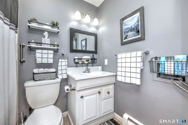 110 Foxwood Close 110, Milford, CT 06461