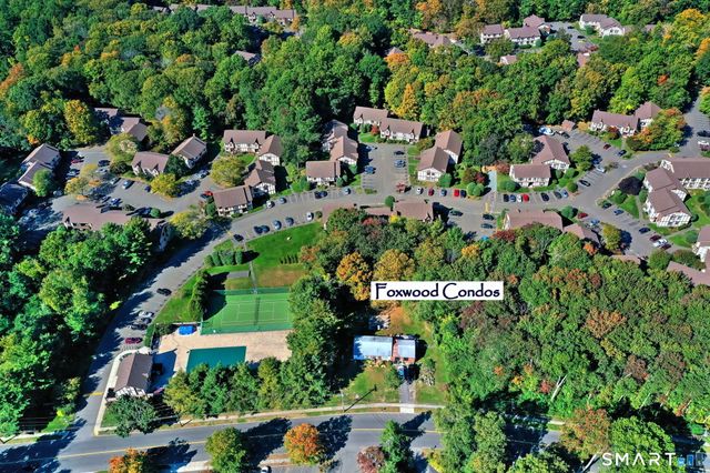 110 Foxwood Close 110, Milford, CT 06461