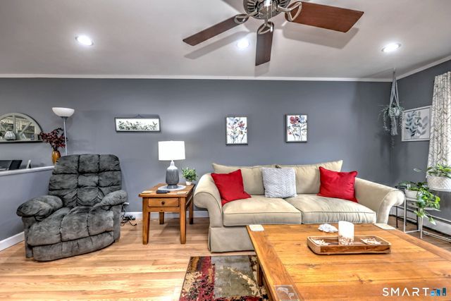 110 Foxwood Close 110, Milford, CT 06461