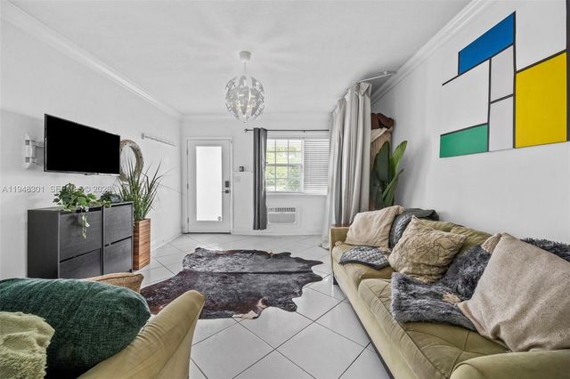 330 74th St 5, Miami Beach, FL 33141