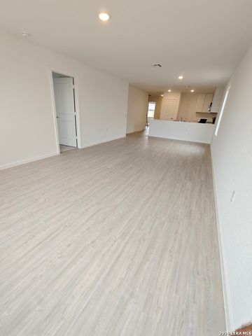 1030 SNEDEKER DR, San Antonio, TX 78221