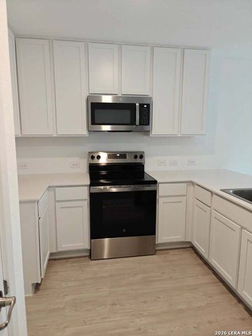 1030 SNEDEKER DR, San Antonio, TX 78221