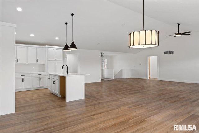 1100 Lightstone Court, Sherman, IL 62684