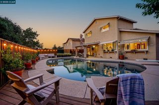 2218 Hidden Lakes Ct, Martinez, CA 94553