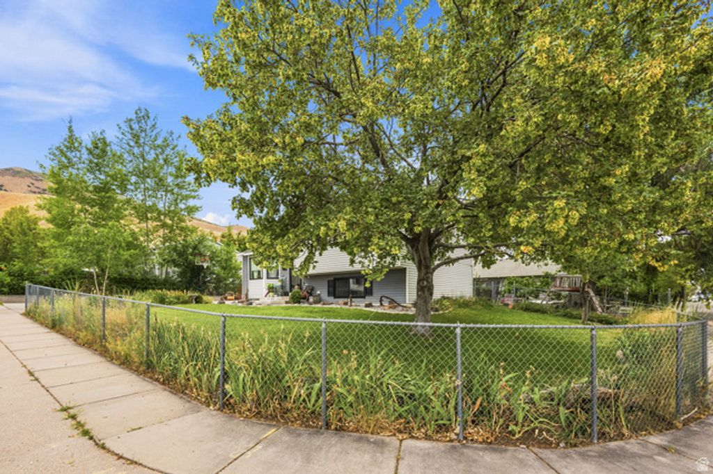 697 W 3 O'CLOCK DR, Tooele, UT 84074 — photo 3