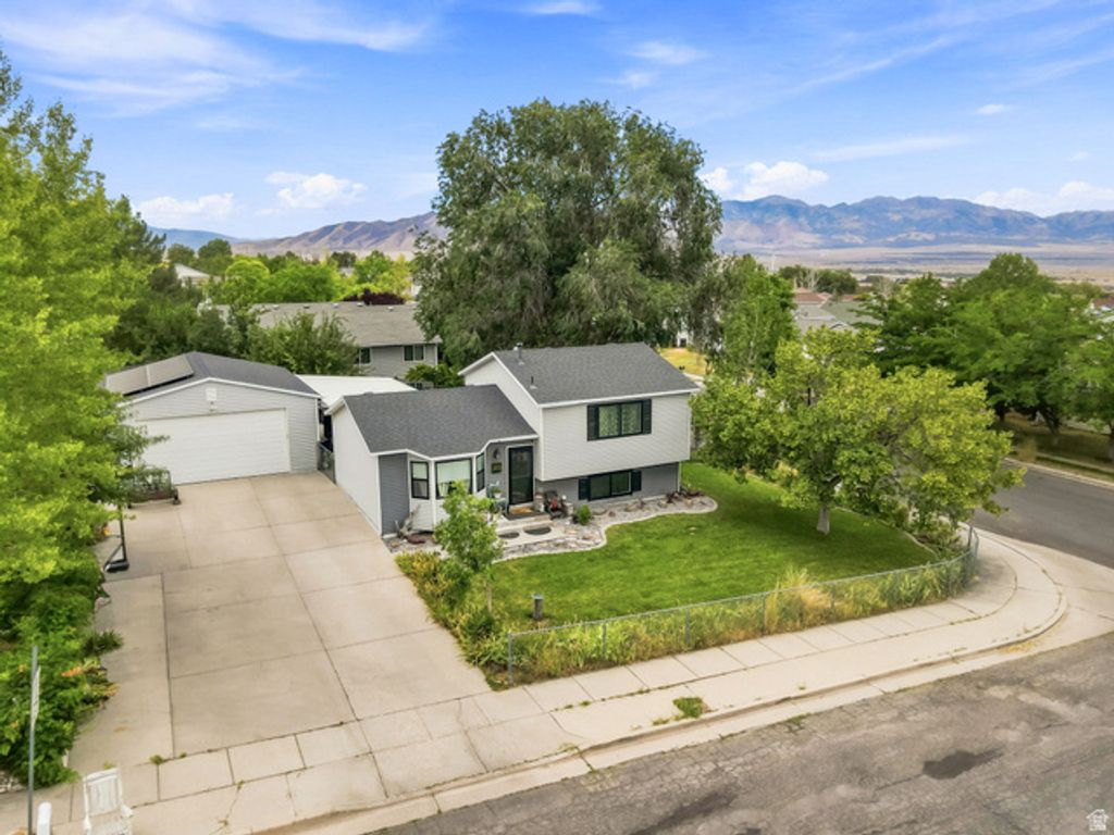 697 W 3 O'CLOCK DR, Tooele, UT 84074 — photo 5