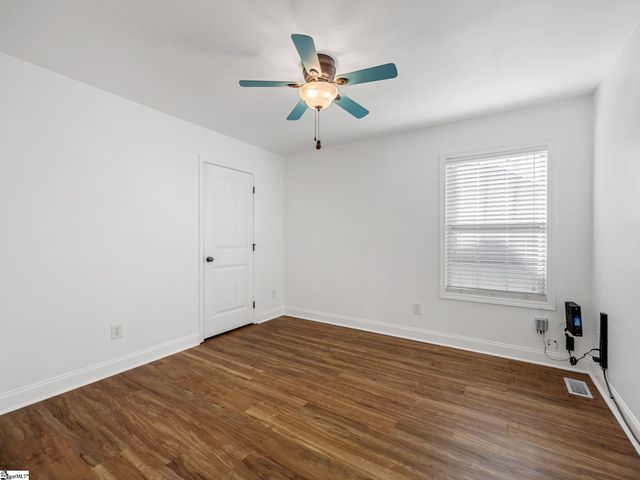 335 War Emblem Drive, Boiling Springs, SC 29316