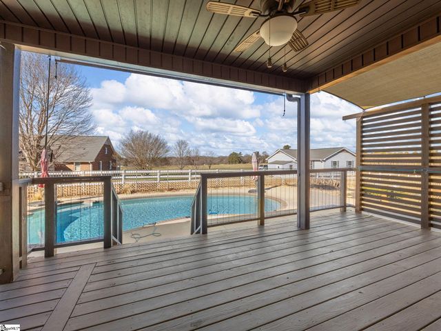 335 War Emblem Drive, Boiling Springs, SC 29316